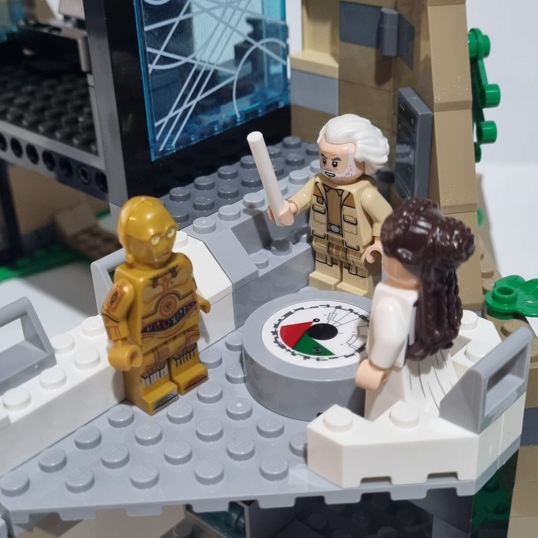 Review LEGO Star Wars 75365 Yavin 4 Rebel Base - HelloBricks
